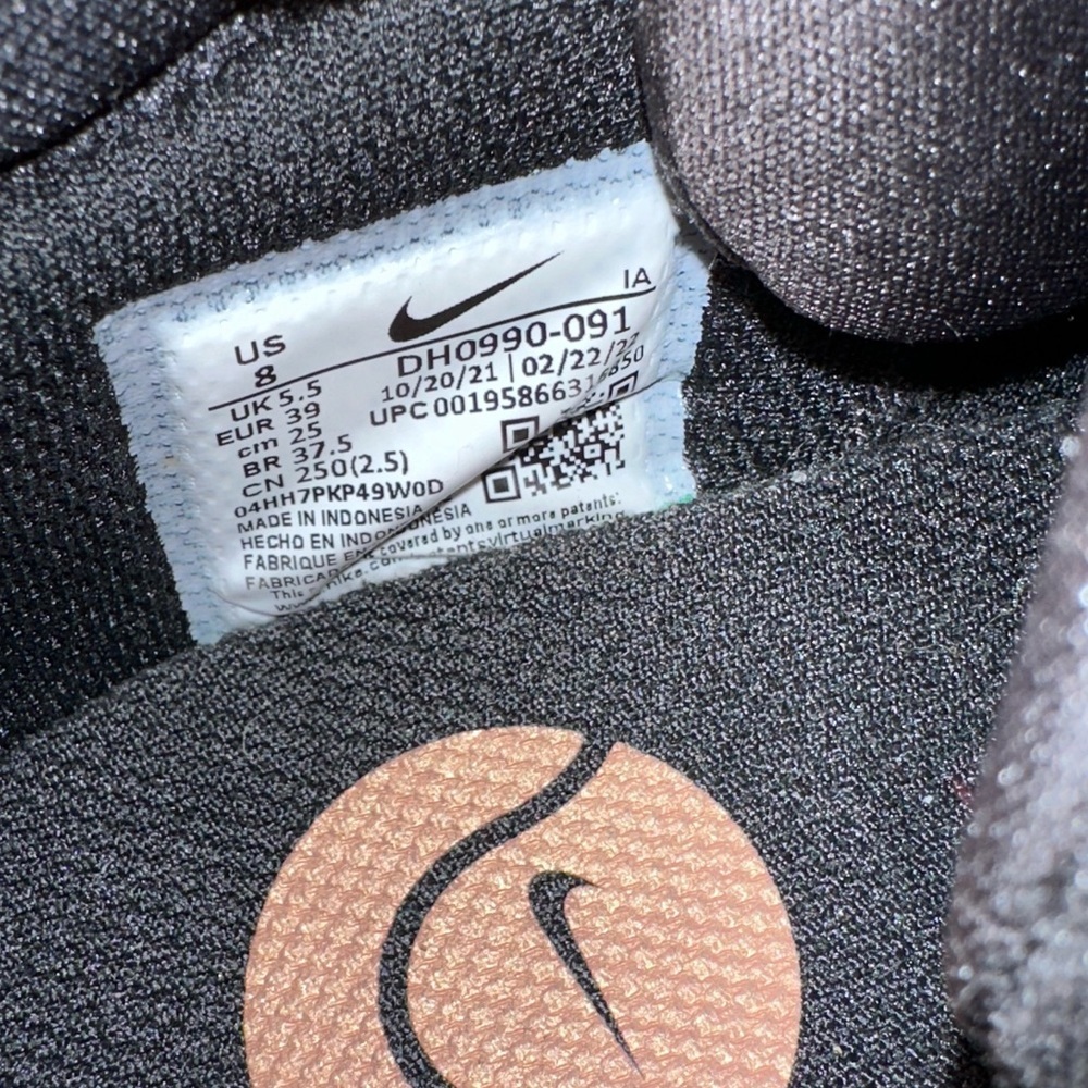 Nike Black and Pink Athletic Shoes - Picture 6 of 6